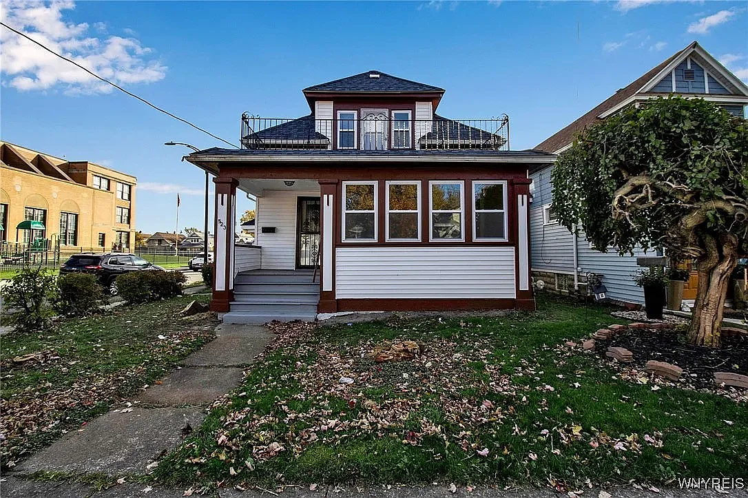 523 Winspear Ave — Photo 1