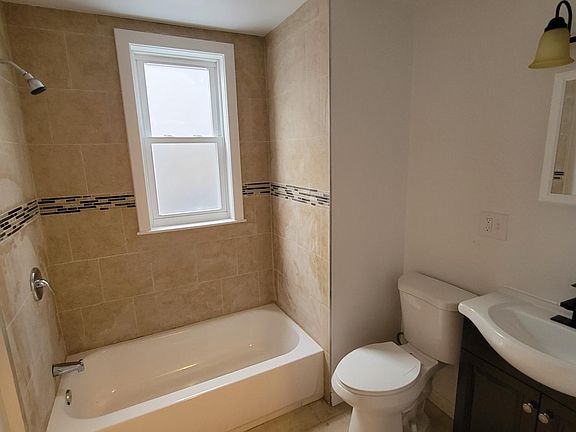 5th image of 31 Seymour Ave APT 1