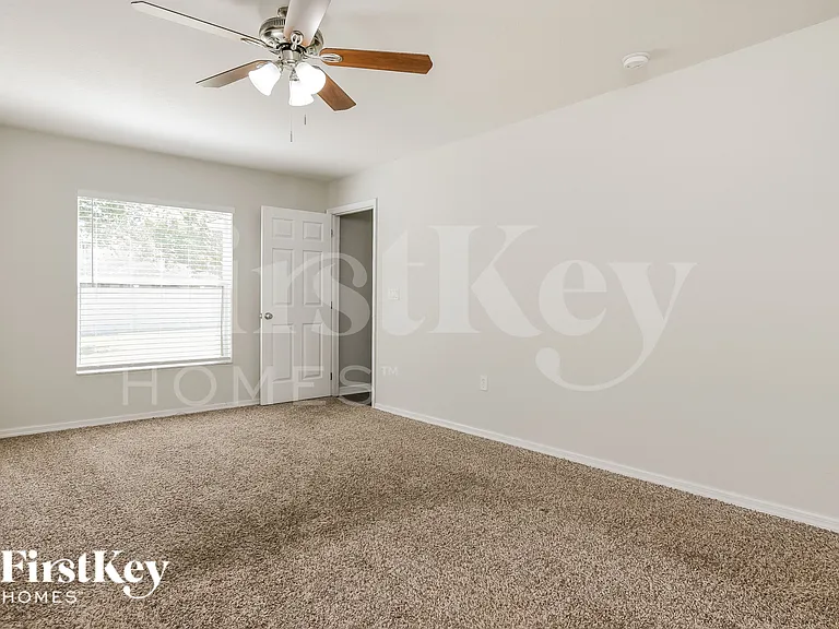 557 Reddicks Cir — Photo 10
