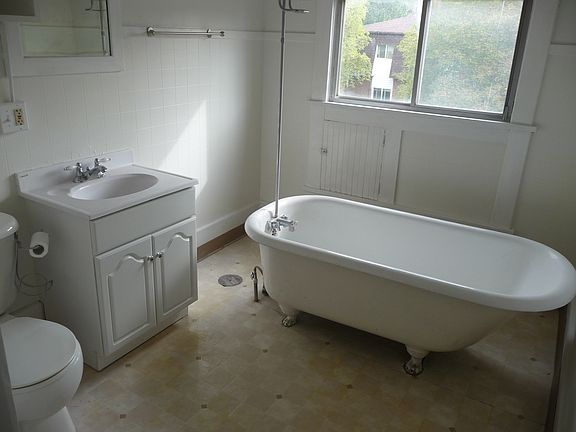 Bathroom (claw footed tub has shower standpipe)