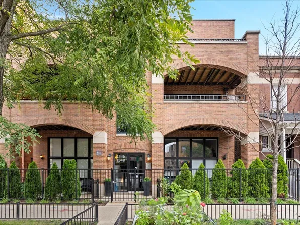 (undisclosed Address), Chicago, IL 60613