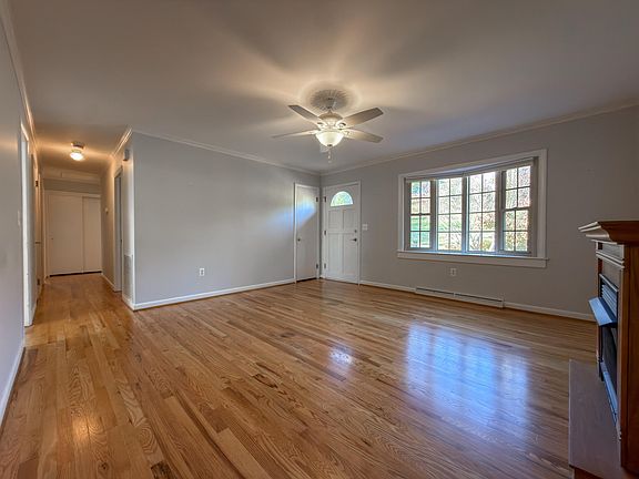 5th image of 408 Enfield Rd