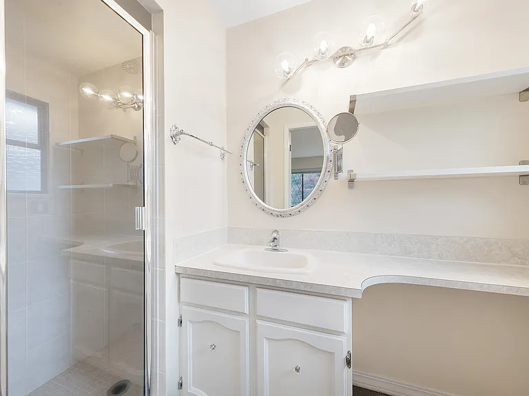 1420 Crestlawn Dr #D142 — Photo 15
