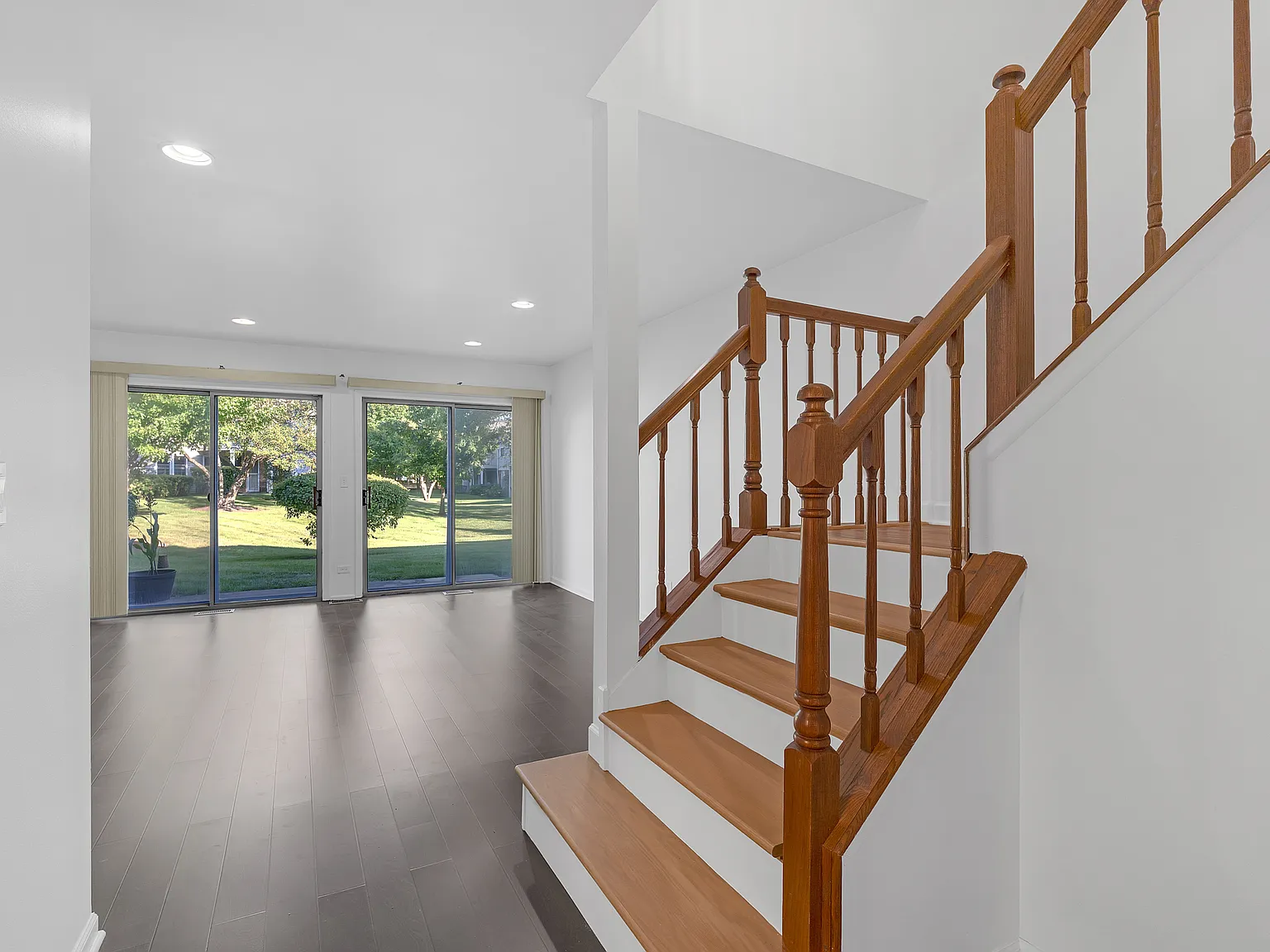 1239 S Wellington Ct — Photo 2