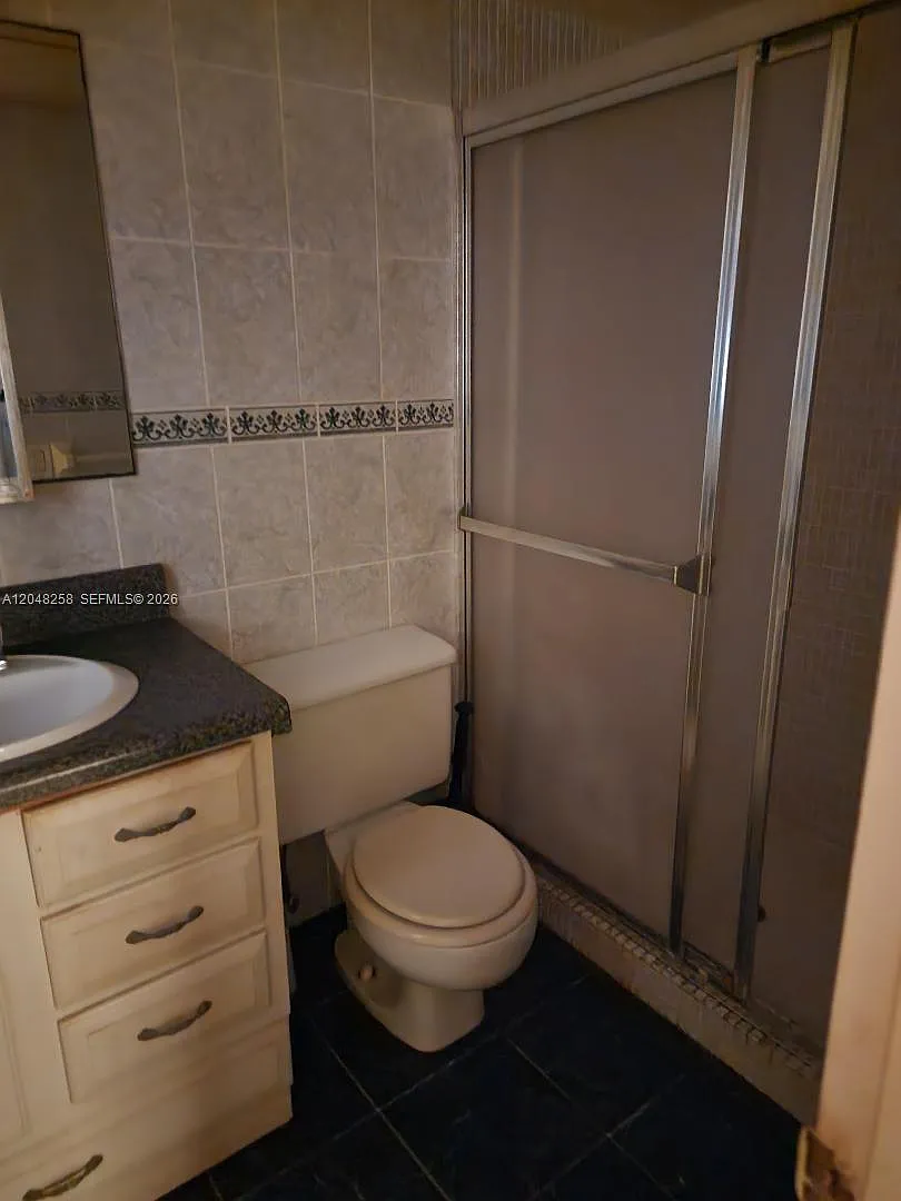 Edgewood Greens Condo — Photo 1
