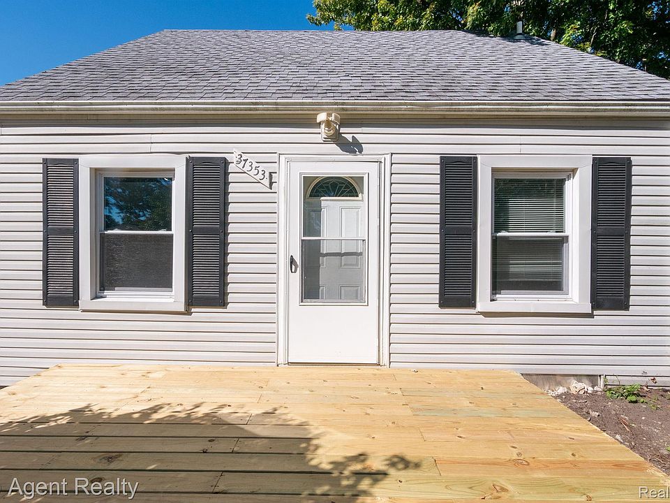 37353 Saint Joseph Dr, photo 2