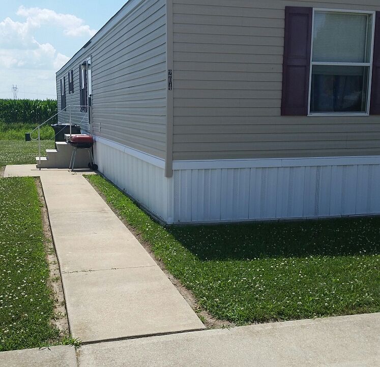 1st image of 204 Creek Dr