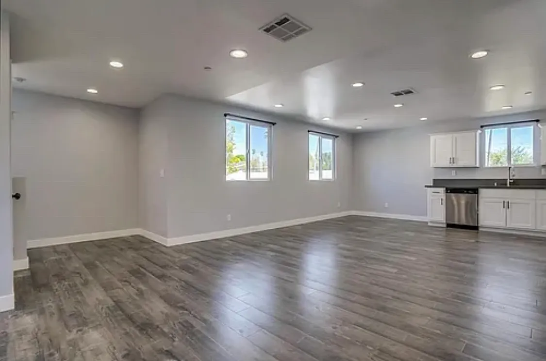 3 bed, 1250 sqft, $3,595 — Photo 4
