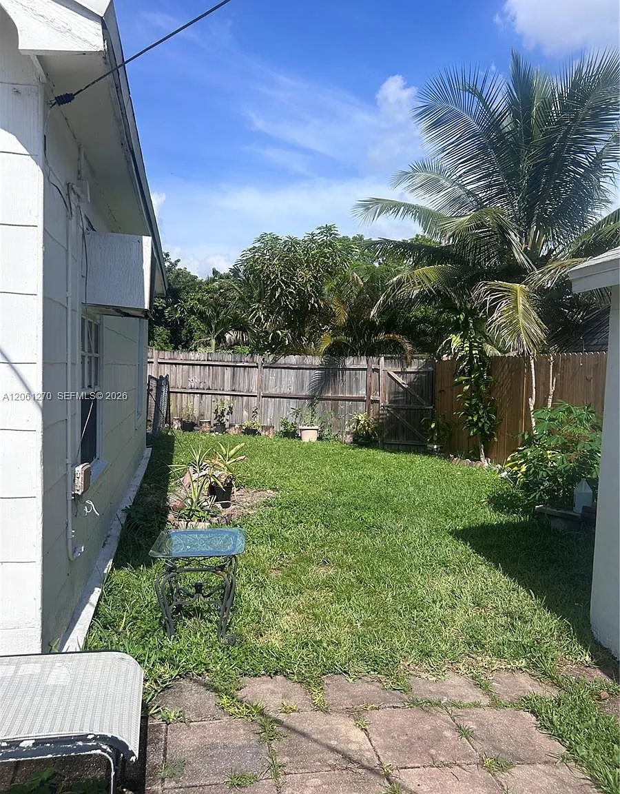 Biscayne Blvd Park — Photo 4