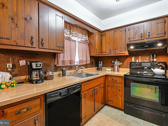 5th image of 589 Neiman Rd