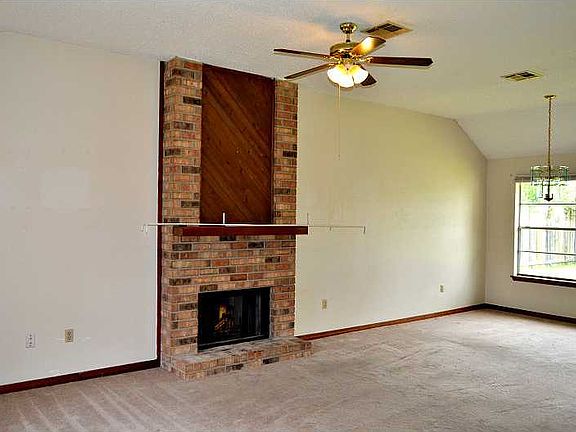 3rd image of 733 Lemoyne Dr