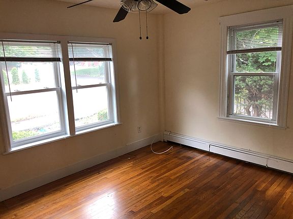 5th image of 114 Lincoln Ave #1