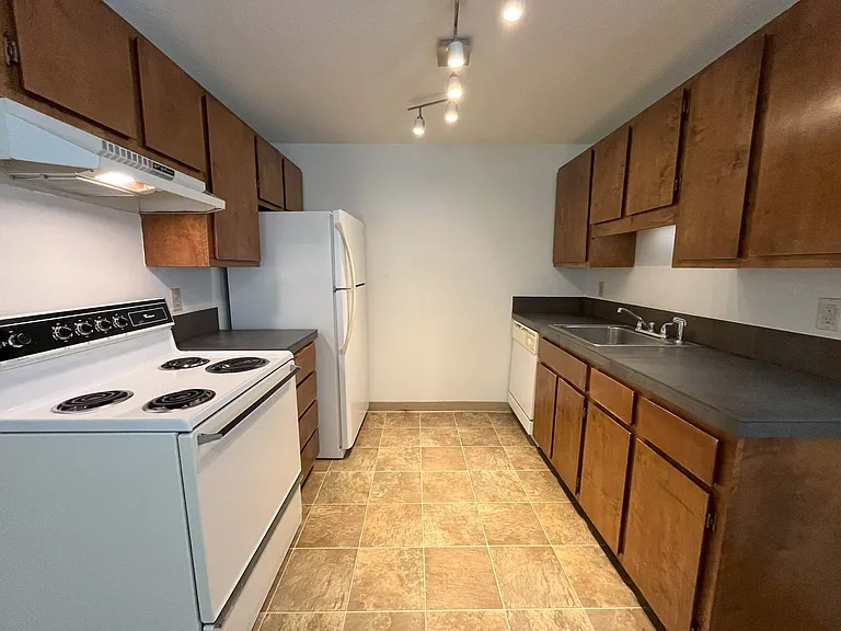 Lovely Main Level 1 Bedroom! Bike storage and 1 assigned parking space included! — Photo 9