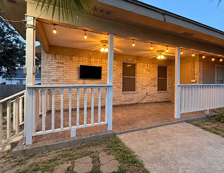 3 bed, 2080 sqft, $2,100 — Photo 4