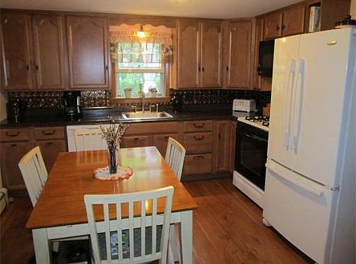 2nd image of 105 Kernwood Ave