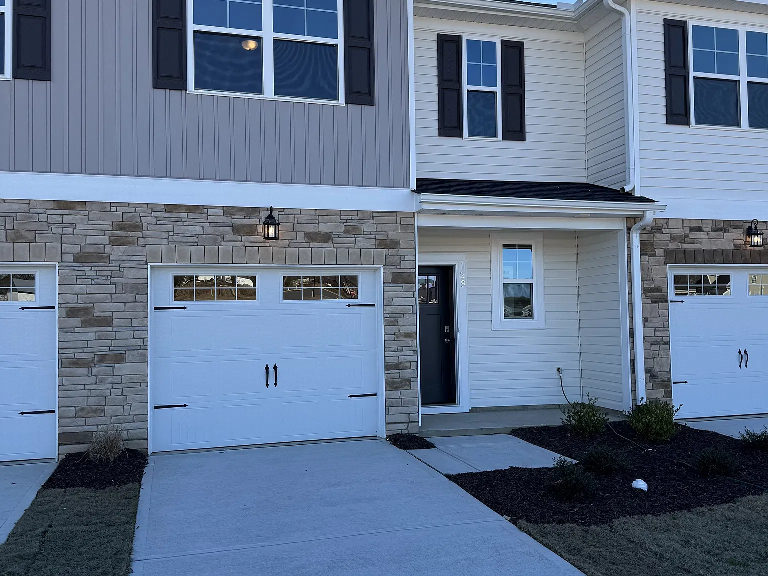129 Fairwinds Drive - 1 — Photo 1