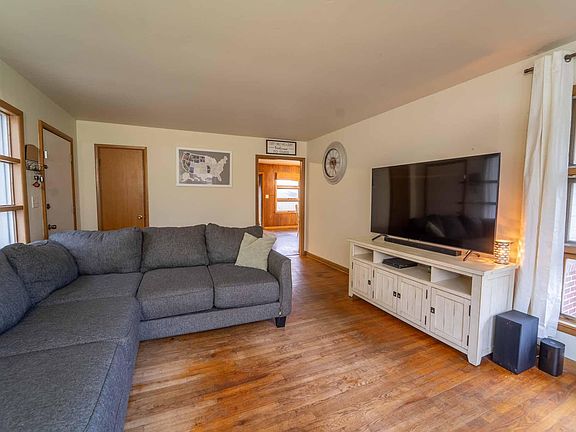 5th image of 208 W Willey Street