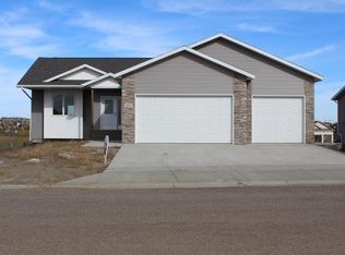 800 Canyon Rd, Mandan, ND 58554