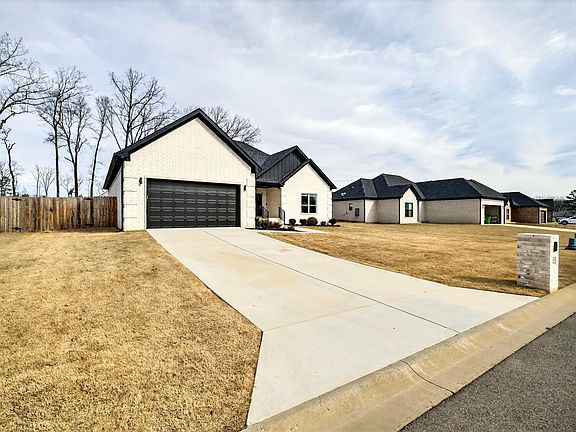 3rd image of 105 Michelle Dr