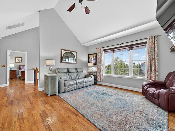 2nd image of 7 Deangelis Drive
