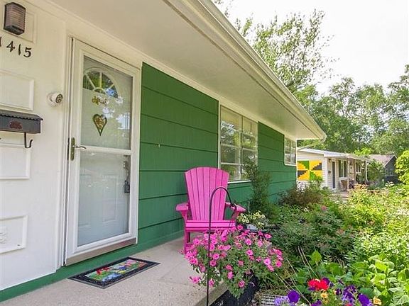 2nd image of 1415 Argyle Cres