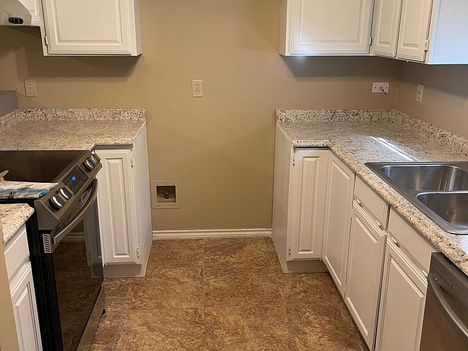 2nd image of 1218 Sandstone Dr