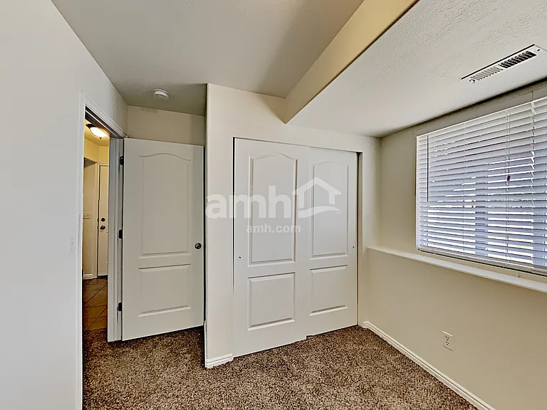 88 E 2325 S — Photo 12