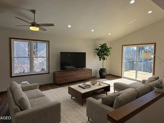 5th image of 313 Forest AVENUE