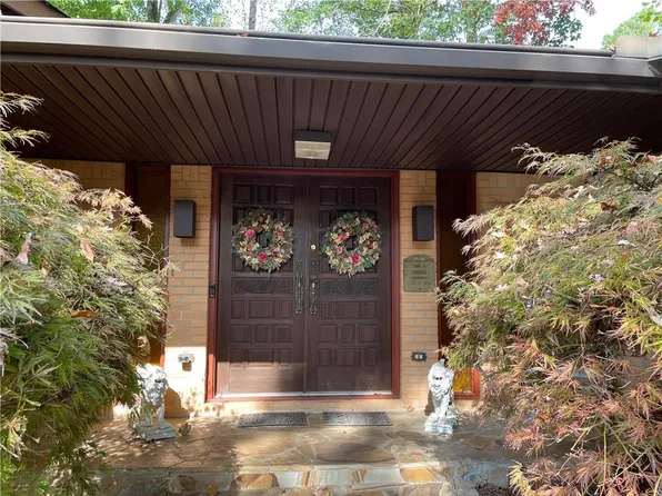 306 Chip Rd, Stone Mountain, GA 30087