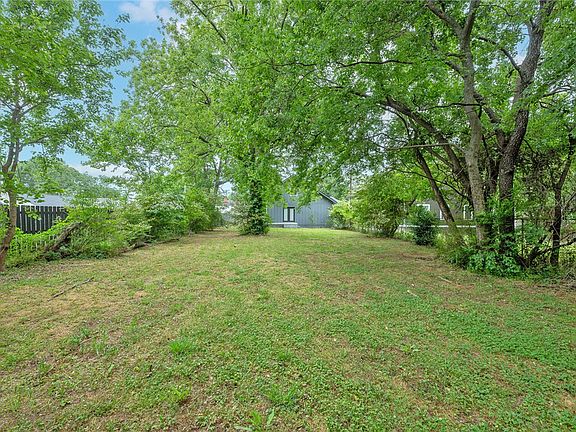 3rd image of 102 Judson Rd
