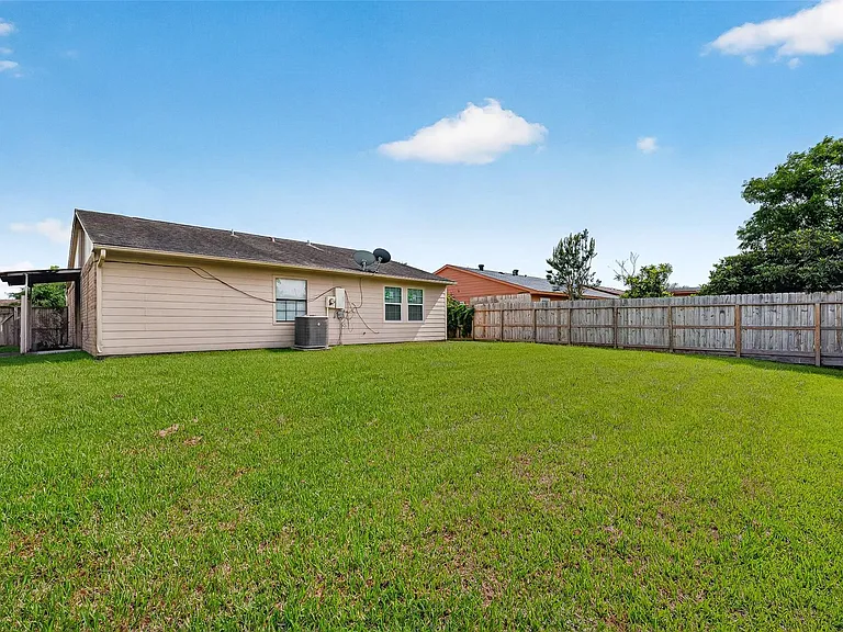 14219 Dartwood Dr — Photo 16