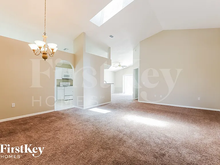 1033 Old Barn Rd — Photo 6