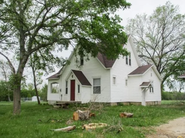 624 W 6th St, Lyndon, KS 66451