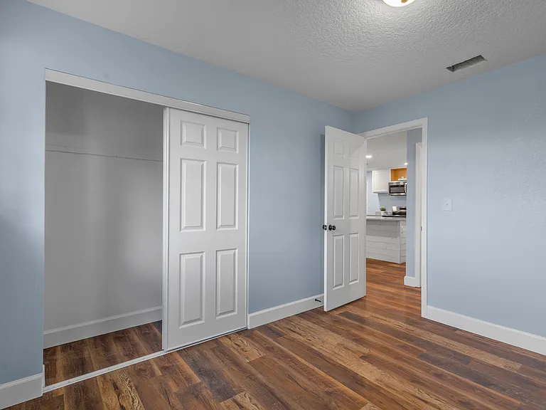738 Baywood Ln — Photo 15