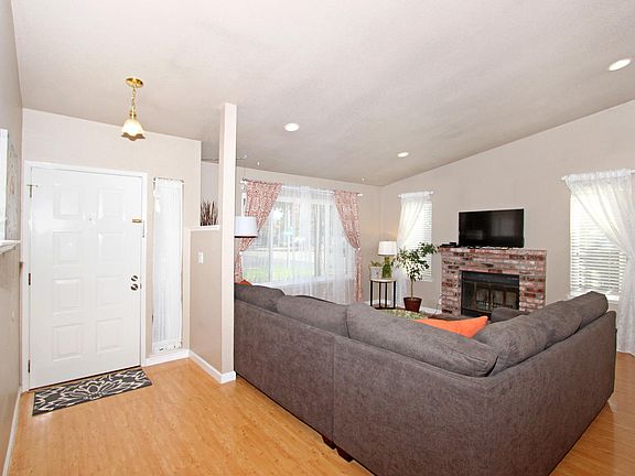 5th image of 101 Ponderosa Ct