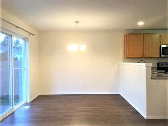 5th image of 17506 90th Ave E