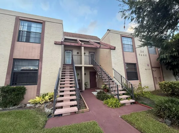 7420 NW 18th St APT 203, Margate, FL 33063