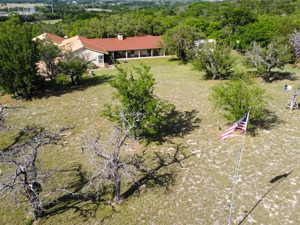 502 N Brown St, Hamilton, TX 76531