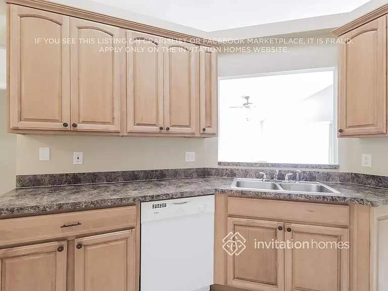 428 Lancers Dr — Photo 11