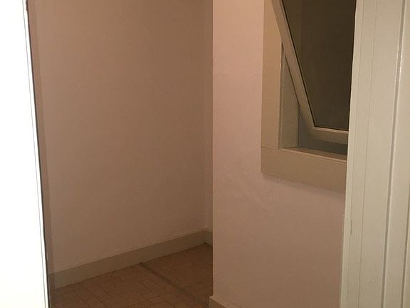 3rd image of 1405 Mason St