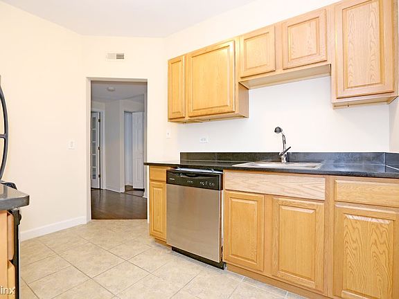 2nd image of 2440 N Hamlin Ave #1BA
