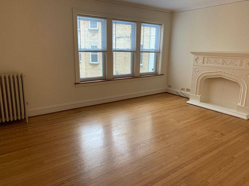 1st image of 1436 W Thome Ave APT 1D
