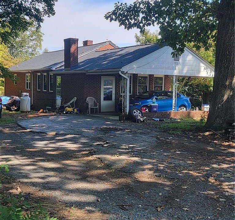 2nd image of 173 Henley Country Rd