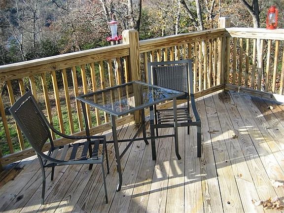Watch the eagles soar over table rock from your spacious deck