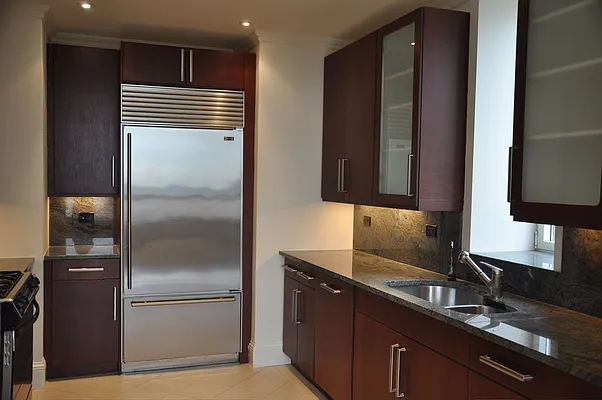 Rented by Beekman Regent Leasing  | media 25