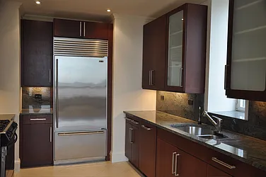 Rented by Beekman Regent Leasing 