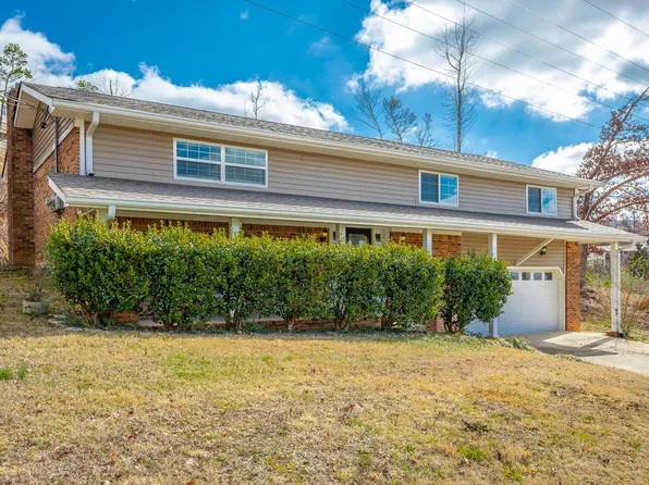 8214 Holly Crest Dr, Chattanooga, TN 37421