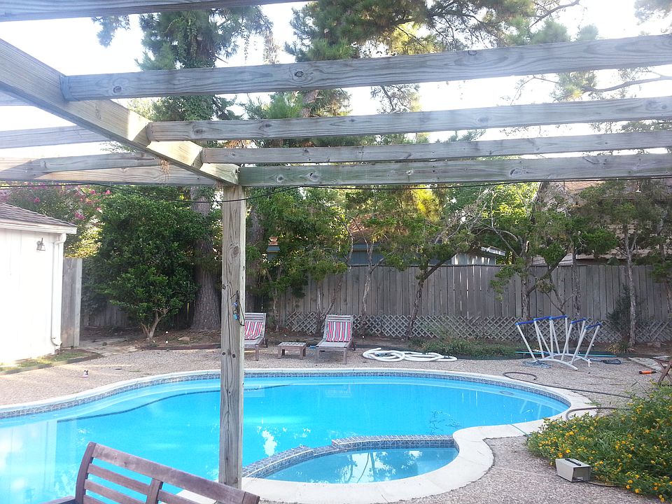 Big & Private Backyard