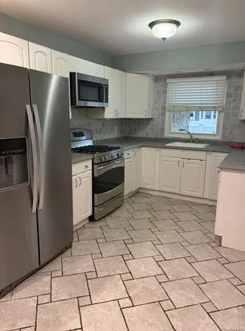 3 bed, 2.0 bath, 1190 sqft, $4,000 — Photo 4