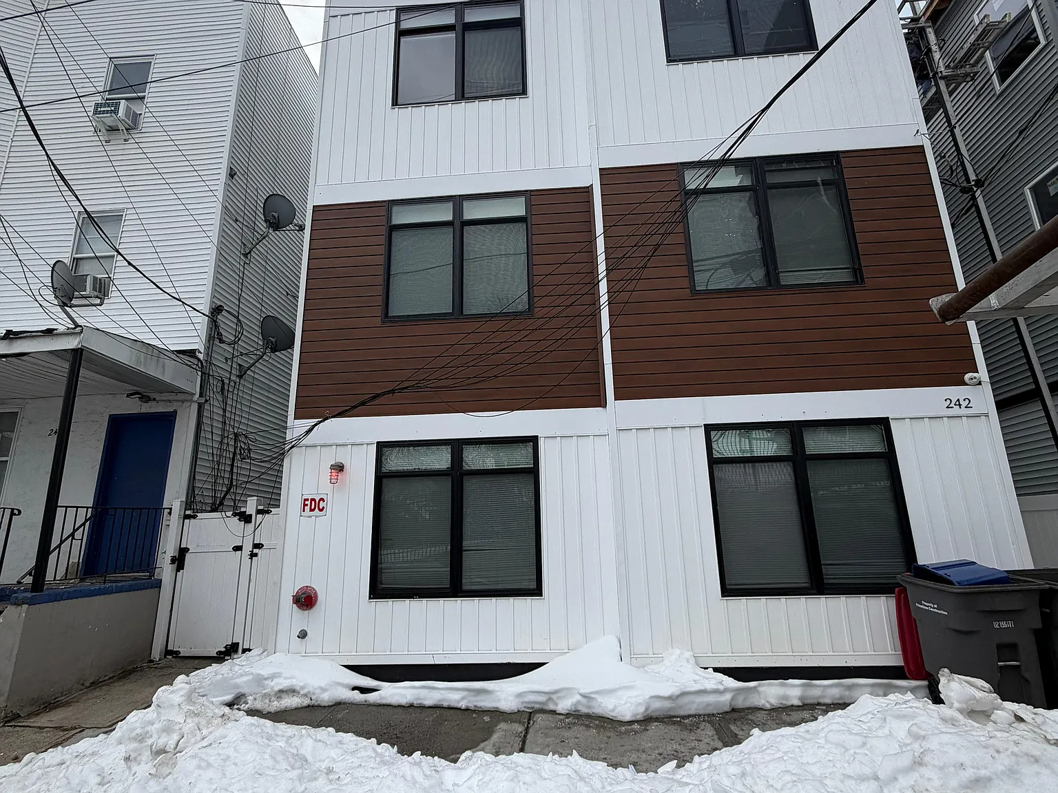 2 bed, $1,963 — Photo 1